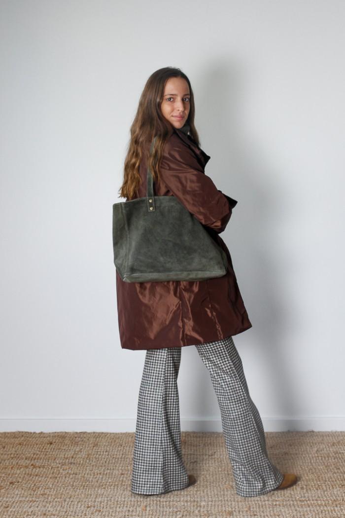 Parka larga tipo chubasquero chocolate