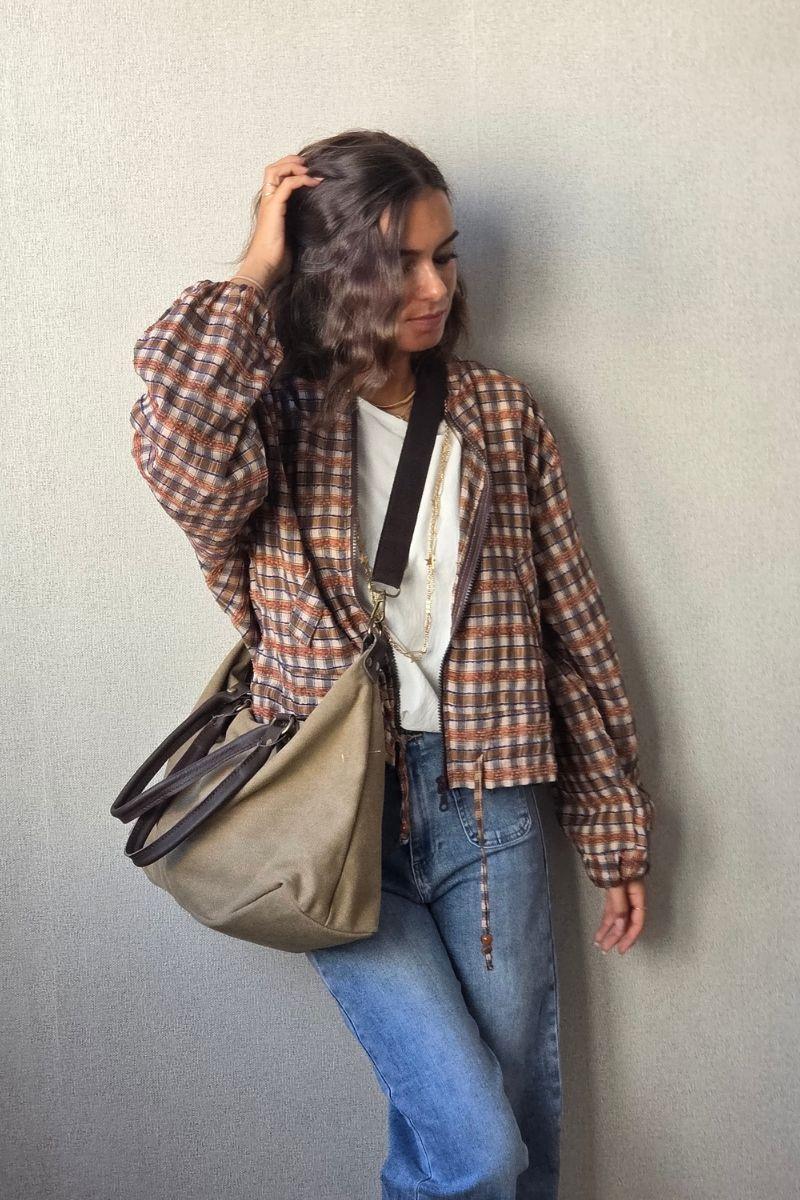 chaqueta tipo bomber de cuadros