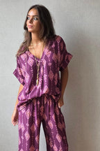 Blusa estampada color ciruela