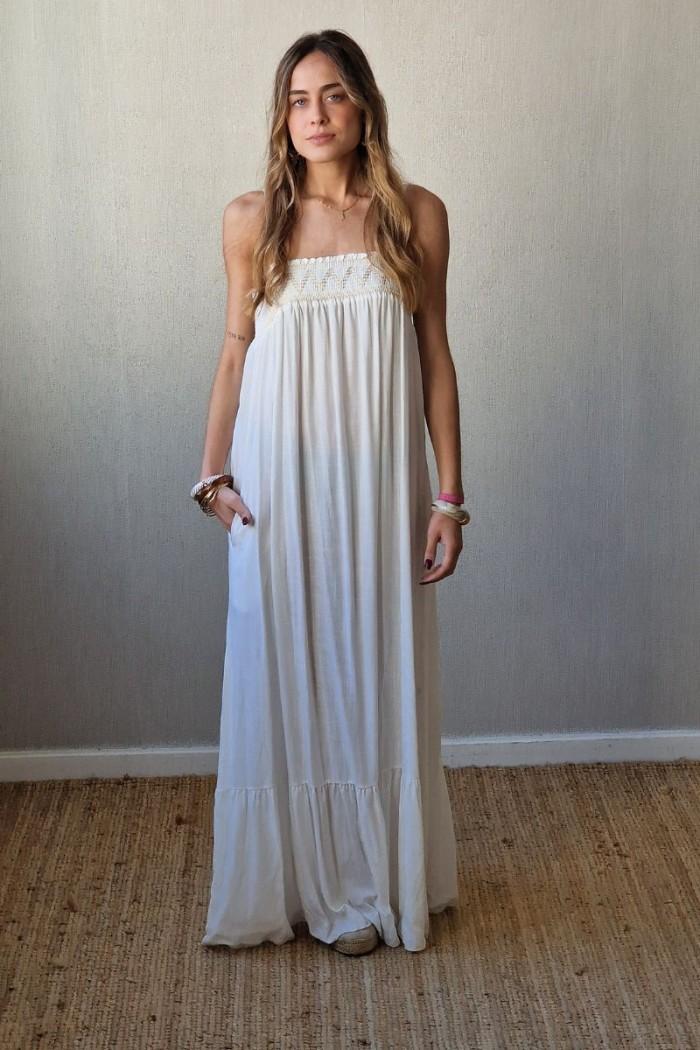 vestido largo con detalles pecho