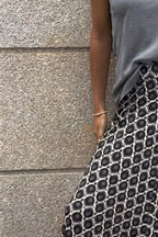Falda larga estampado fuego negra