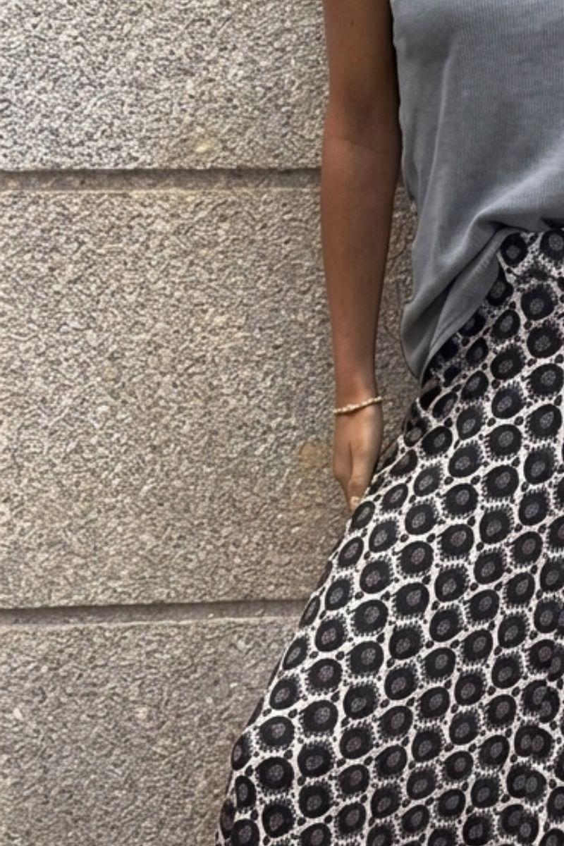 Falda larga estampado fuego negra
