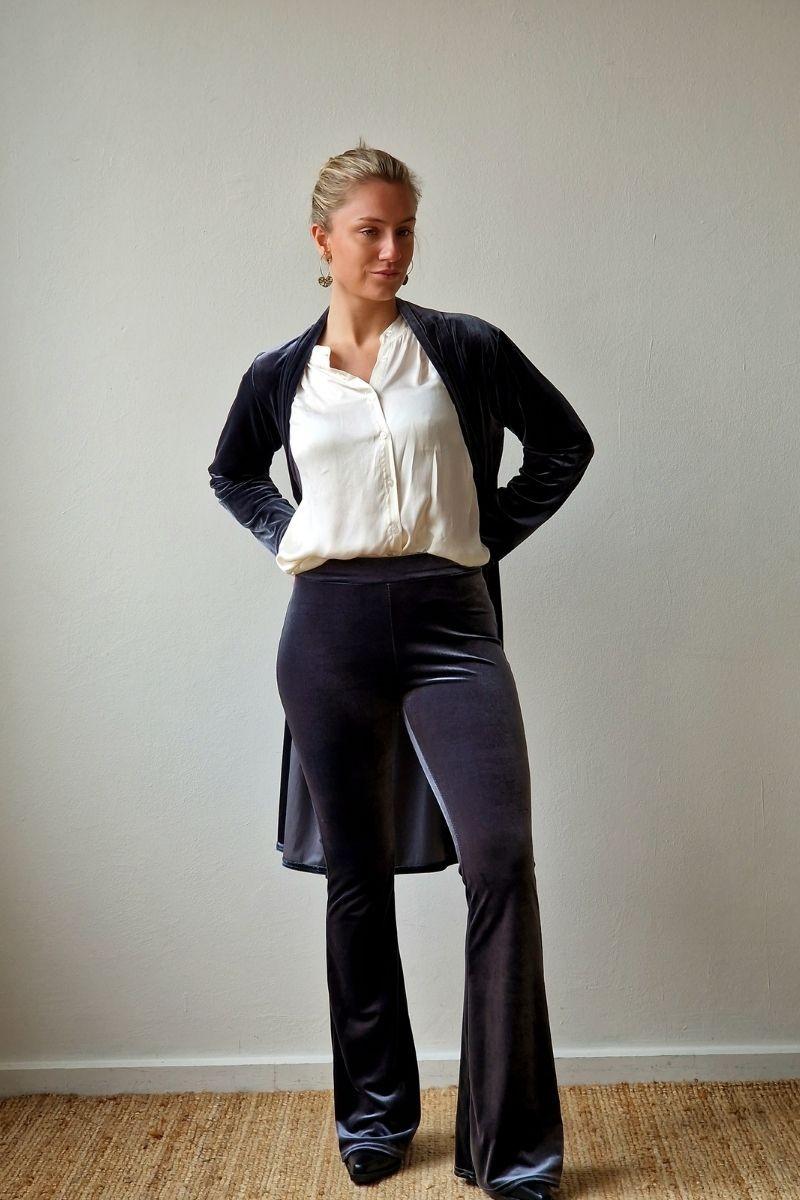 Pantalón de terciopelo gris