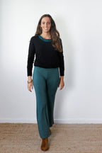 Pantalón de punto campana verde