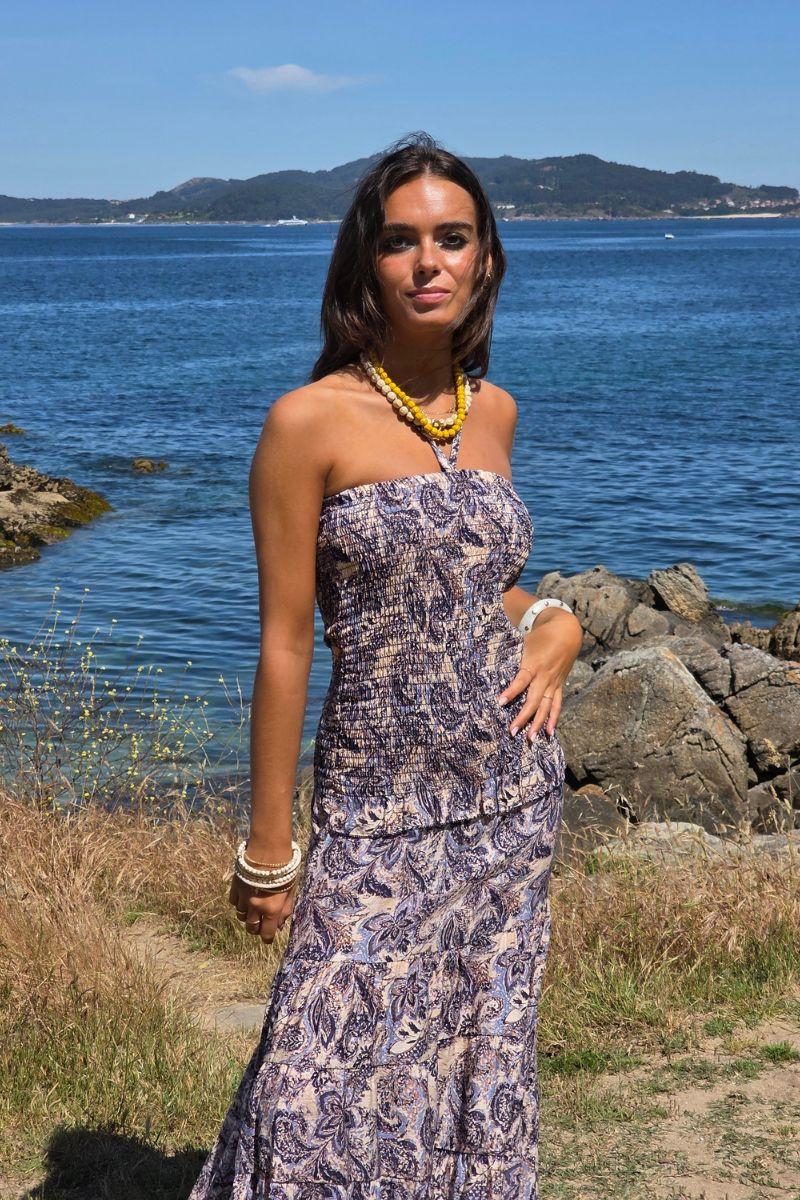 Vestido palabra de honor beige