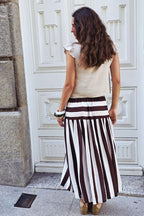 Falda de mujer conn corte y etampado de rayas