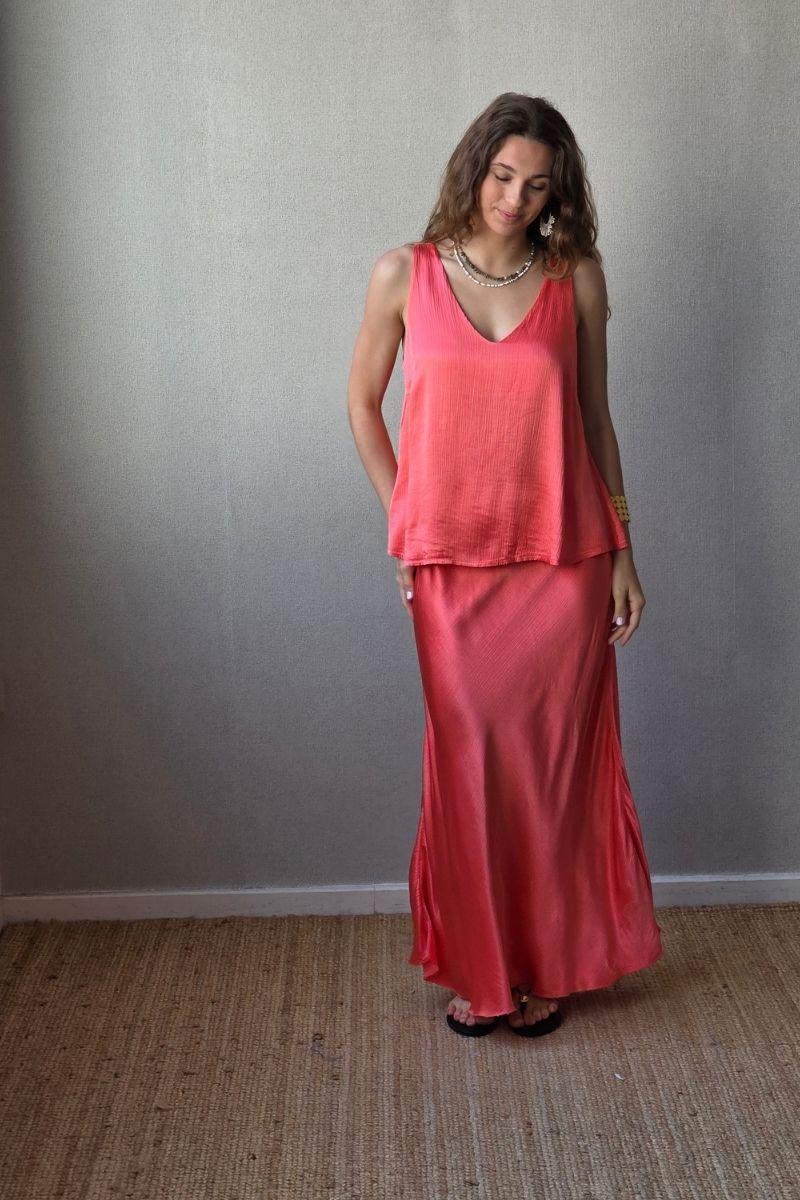 Falda de raso coral