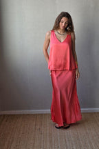 Falda de raso coral