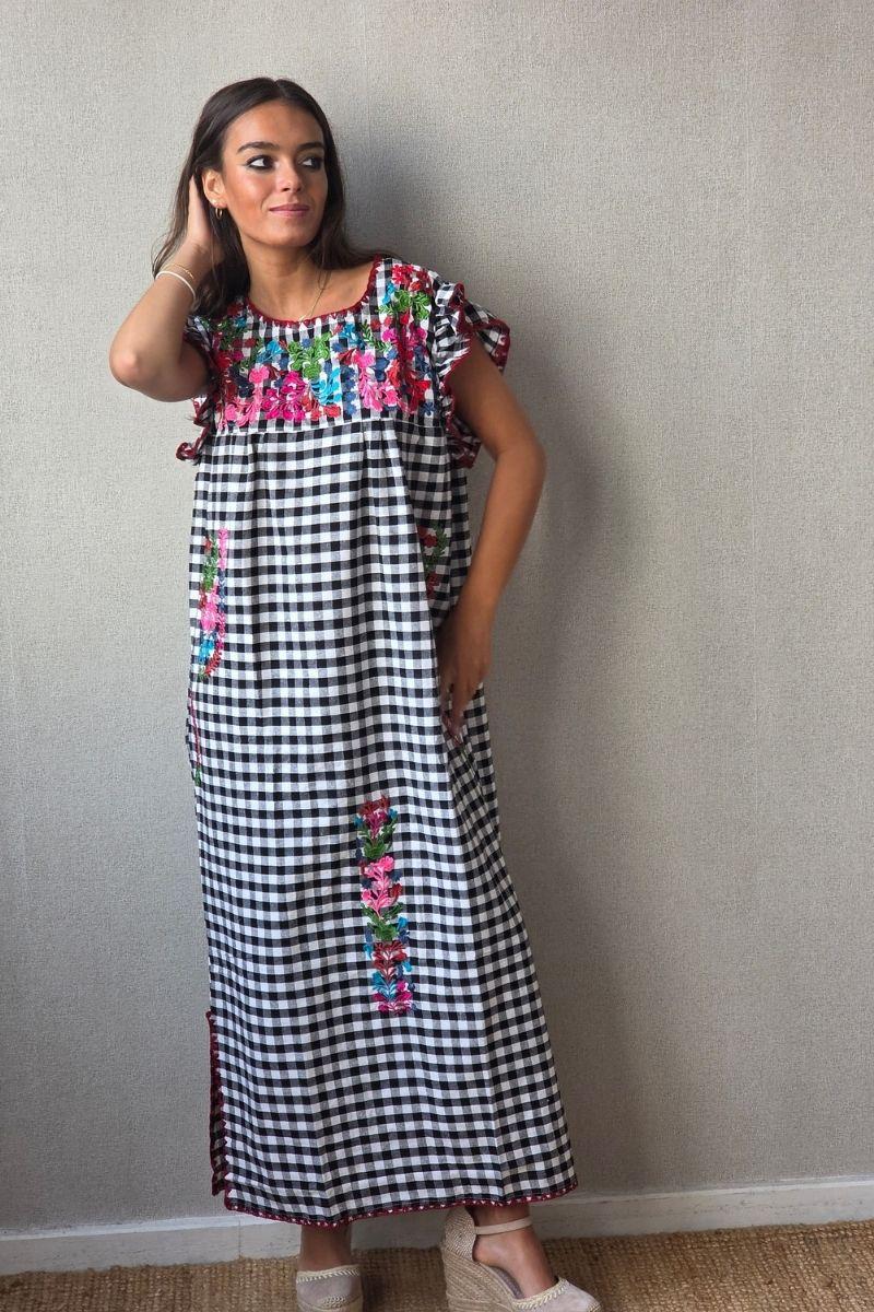 Vestido mexicano de cuadros grandes
