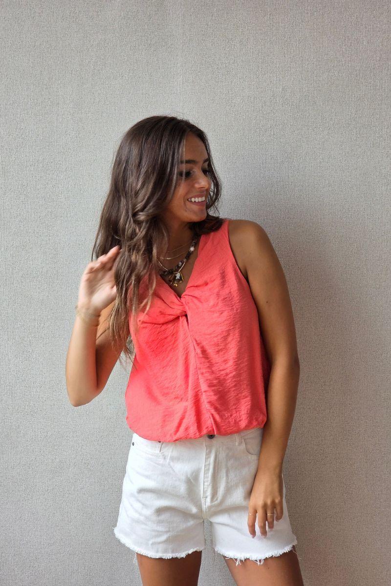 Top nudo coral