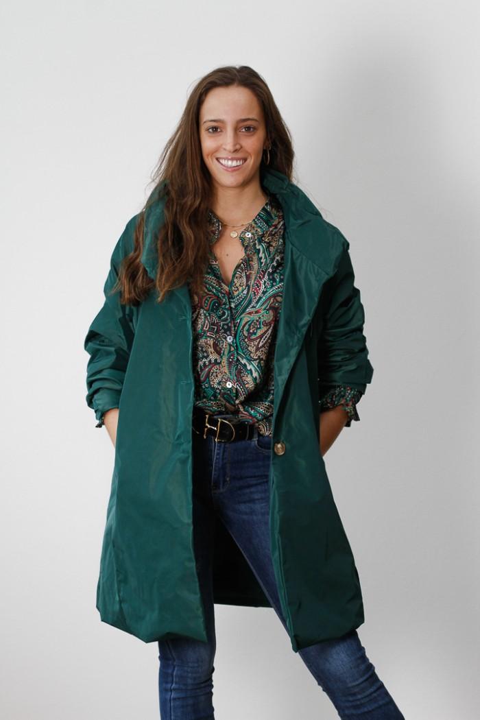 Parka larga tipo chubasquero verde botella