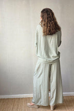 Blusón oversize estampado de flores salvia