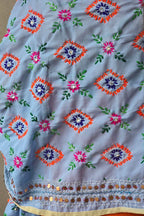 Chal indio bordado con espejitos azul jean