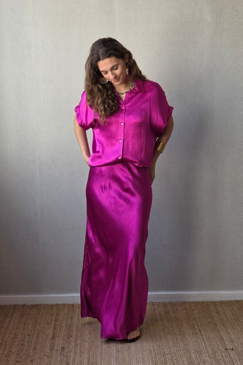 Falda de raso magenta