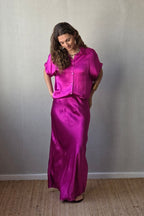 Falda de raso magenta