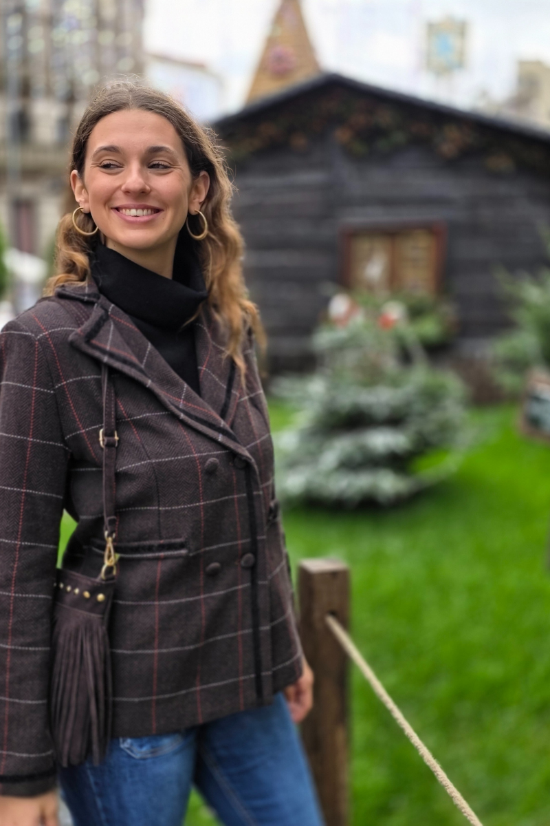 Americana de espiguilla marrón