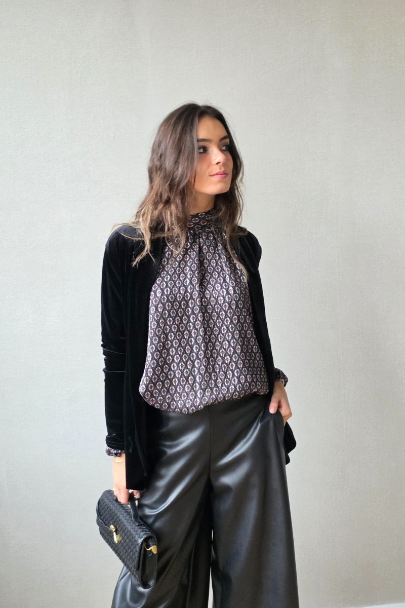 Blusa estampada rombos con lurex negra