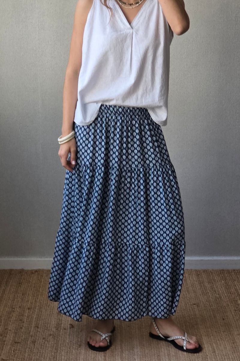 Falda estampado de flores con volantes azul marino