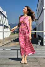 Vestido Elástico Estampado Célula Fucsia
