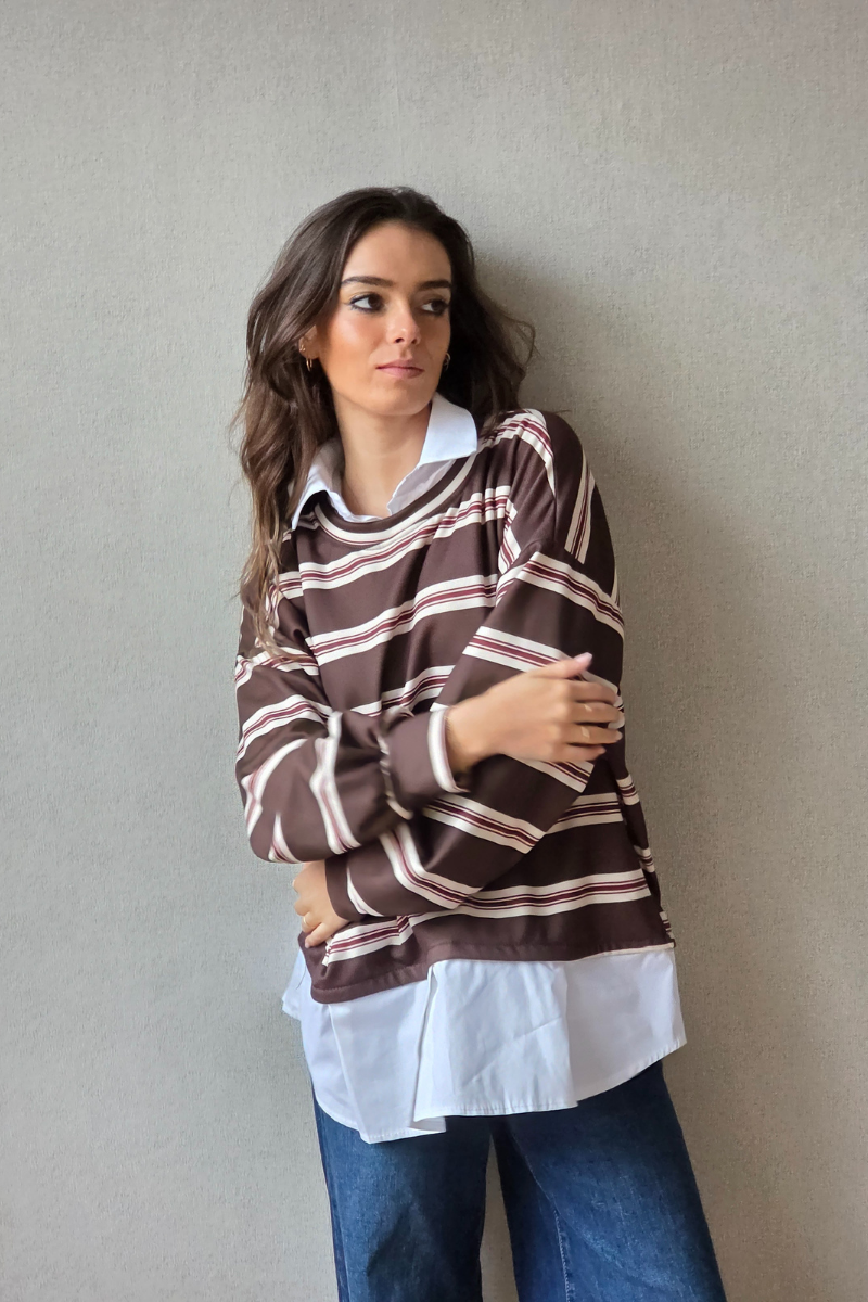 Jersey de rayas chocolate y rosa con detalle de camisa falsa