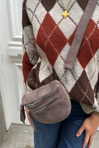 Riñonera bandolera de antelina topo