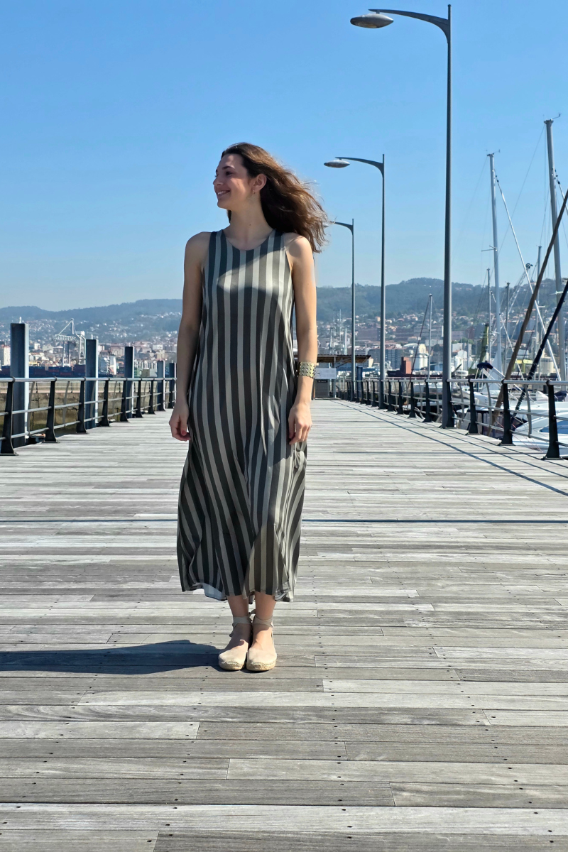 Vestido Elástico de Rayas Caqui