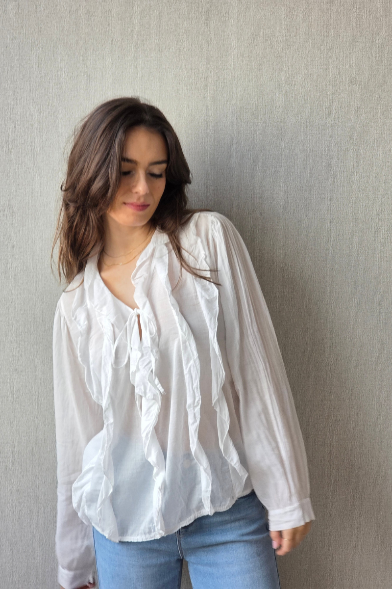 Blusa Blanca con Volante