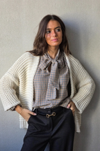 Chaqueta de punto gordo tipo kimono beige