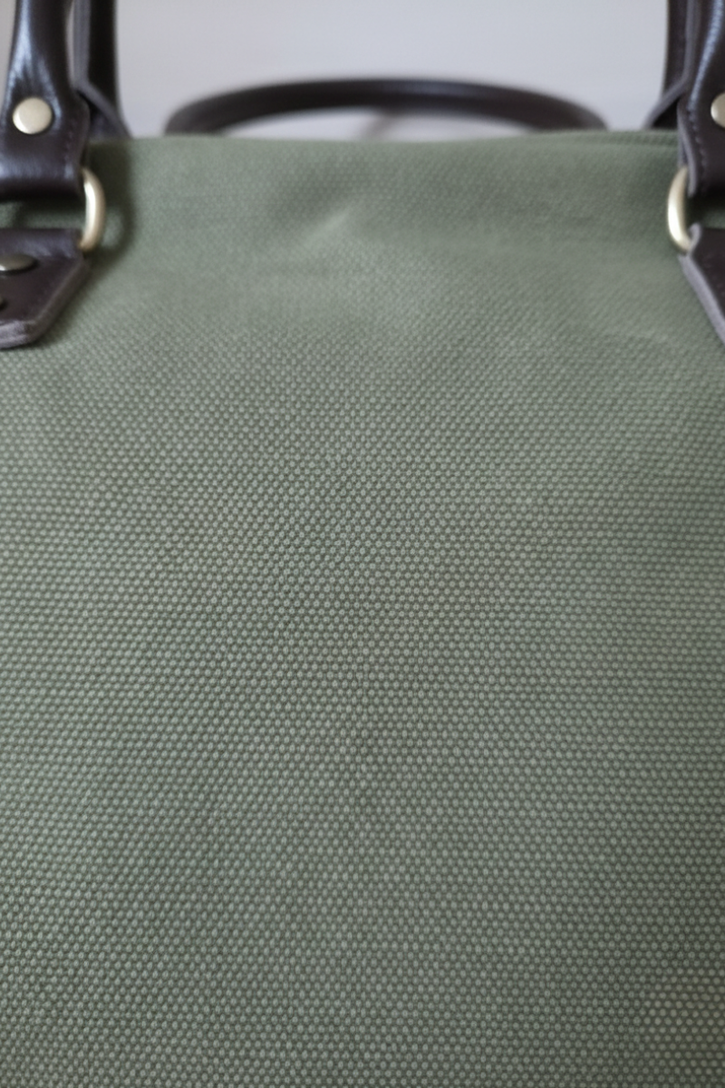 Bolso loneta oversize verde militar con asas