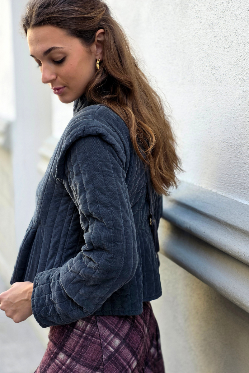 Chaqueta corta micro pana gris