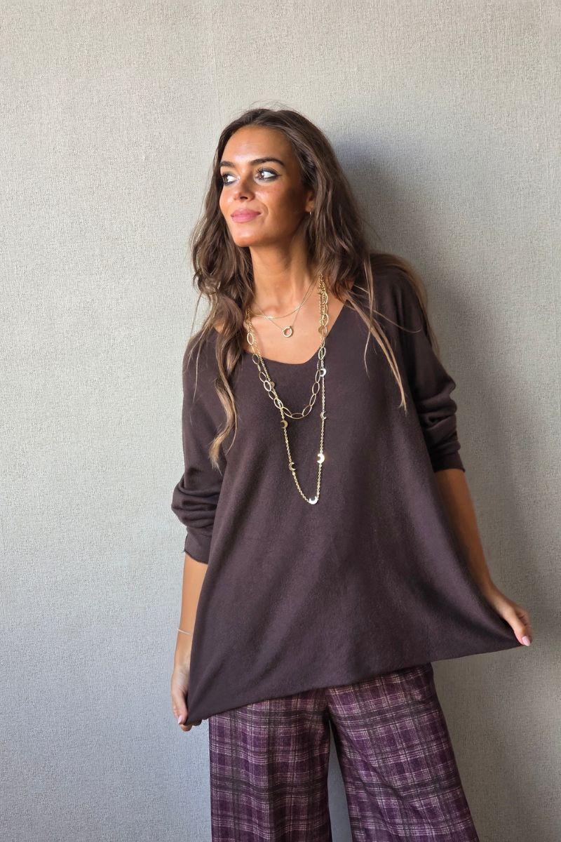 Jersey oversize cuello pico chocolate