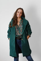 Parka larga tipo chubasquero verde botella