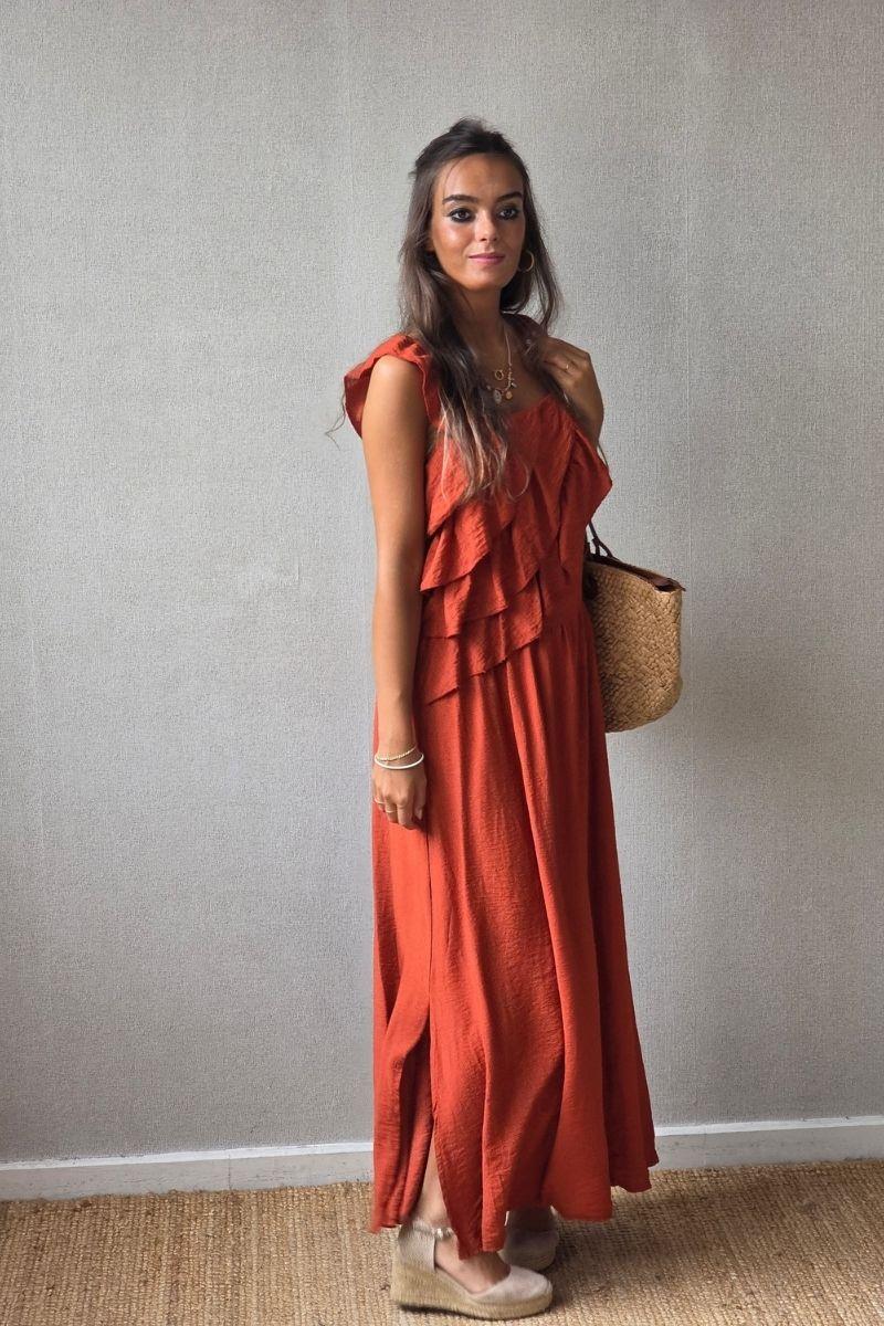 Vestido de volante y tirantes