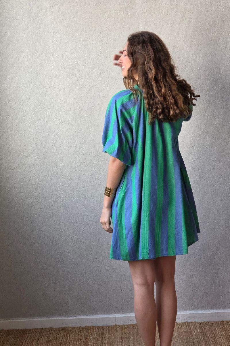 Vestido de mujer manga abullonada con rayas verde