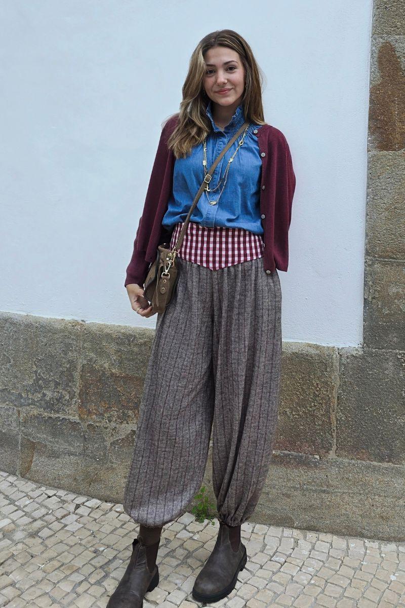Pantalón bombacho de espiguilla en tonos tierra