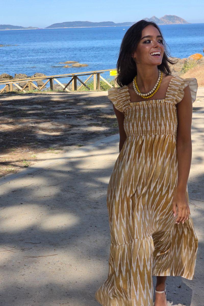 Vestido ikat tirante ancho mostaza