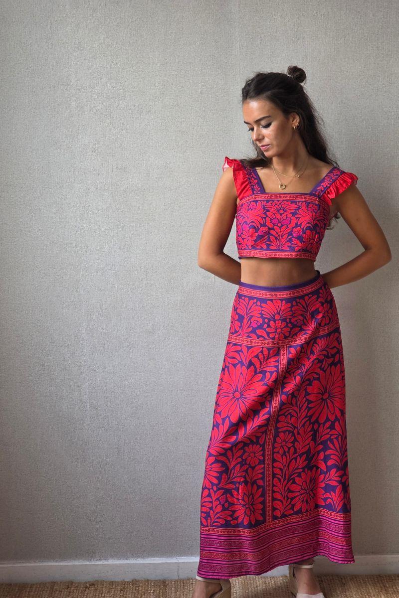 Conjunto con estampado de flores morado