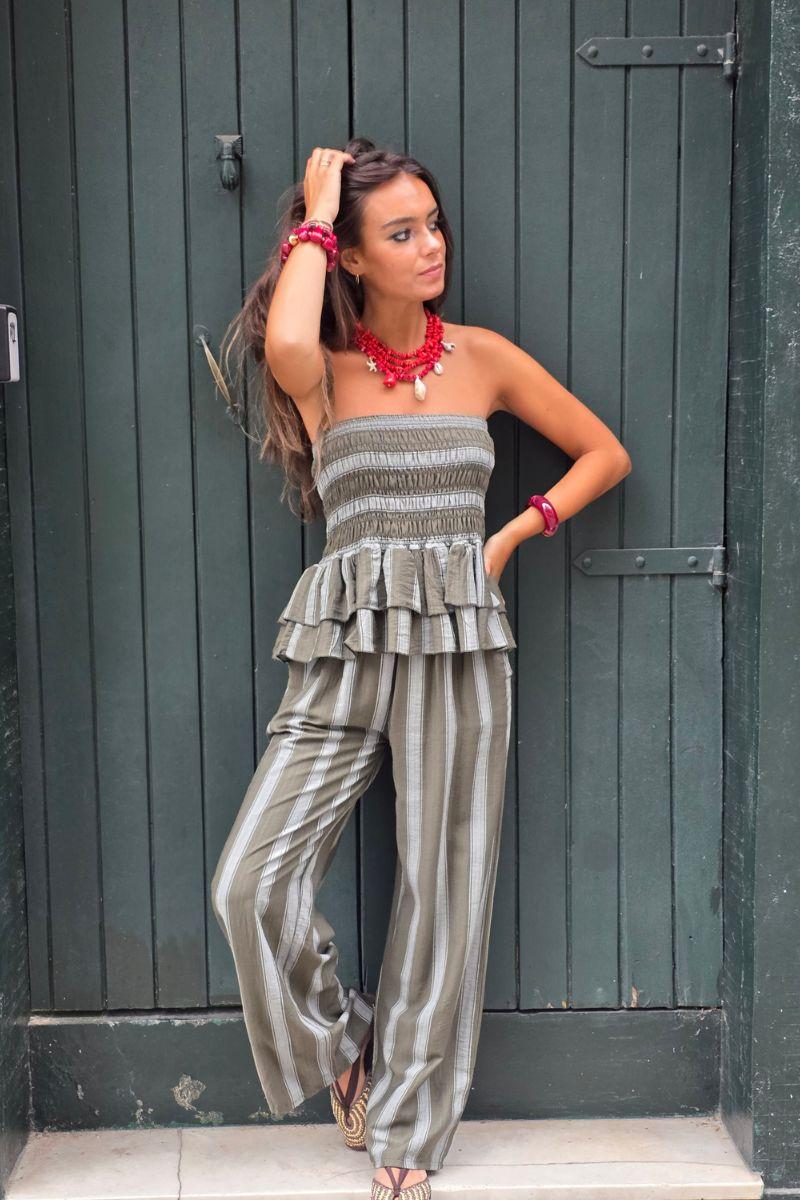 Total look pantalón y top verde militar