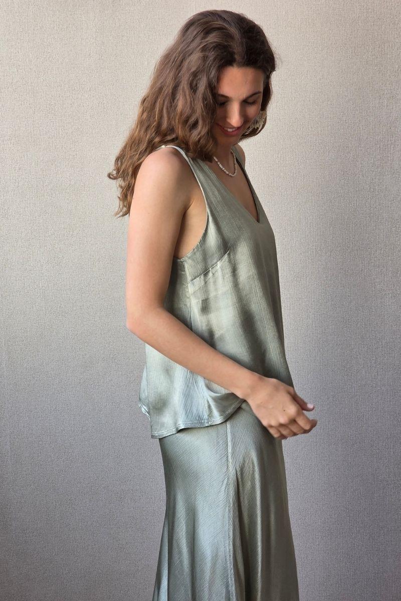Blusa de tirante raso caqui