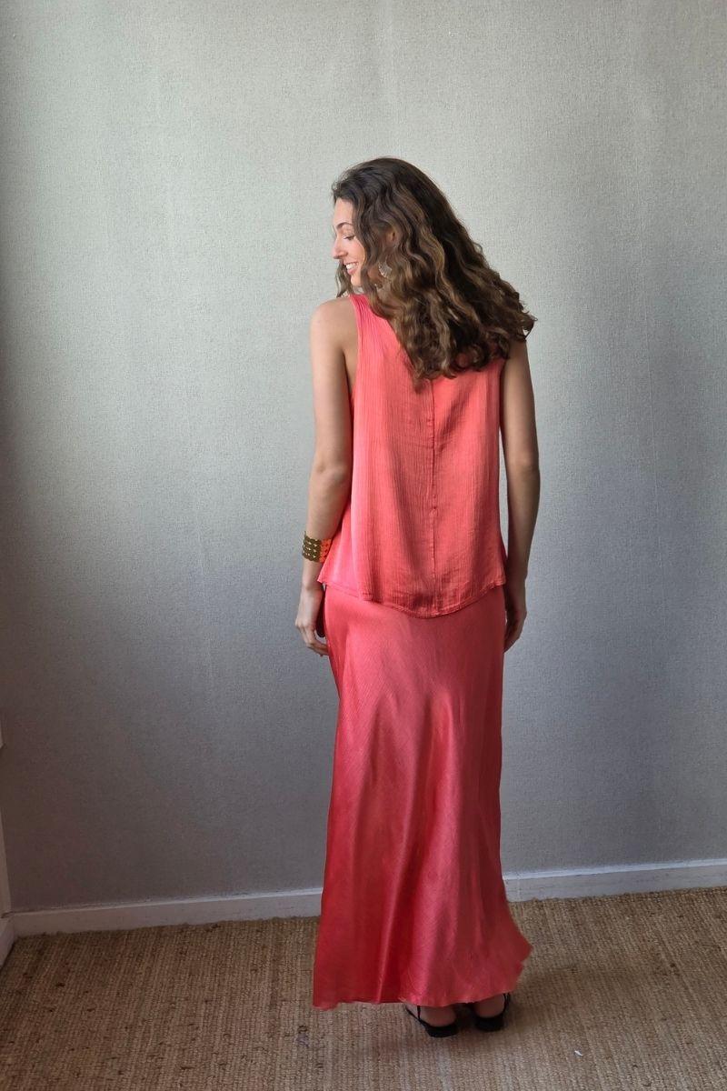 Falda de raso coral