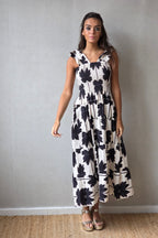 Vestido con flores fruncido negro