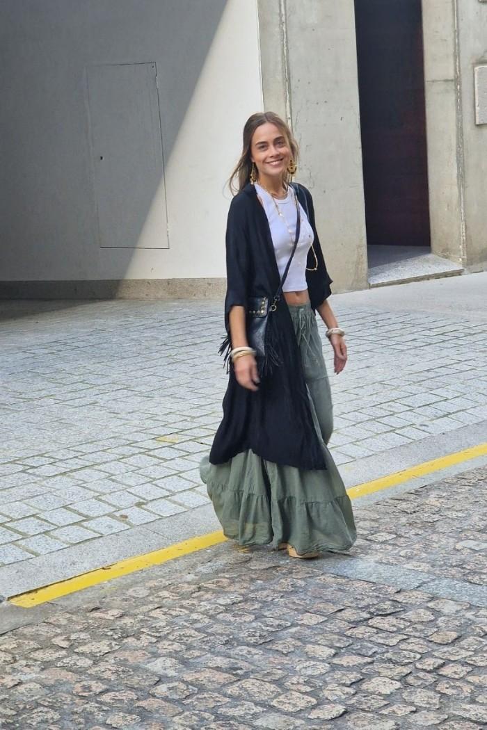 Kimono fluido con raso negro