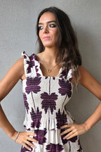 Vestido con flores fruncido berenjena