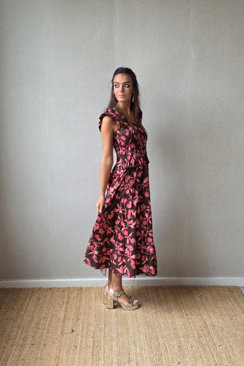 Vestido con flores fgruncido coral
