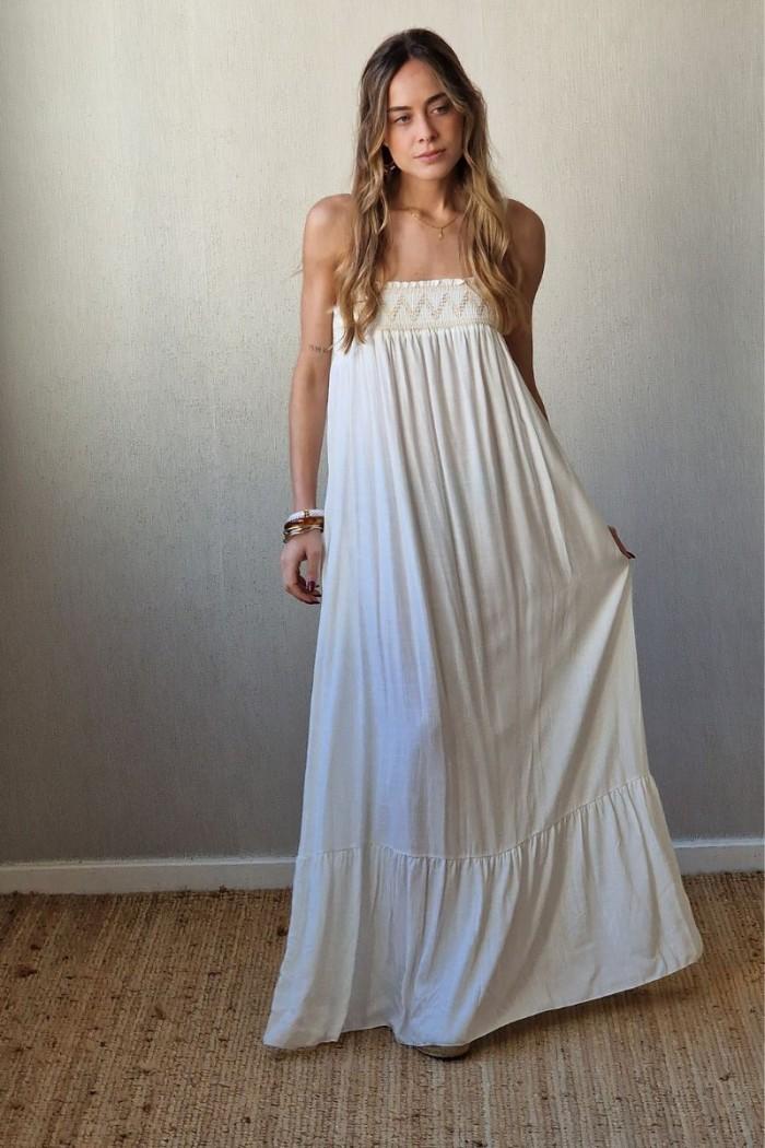 vestido largo con detalles pecho