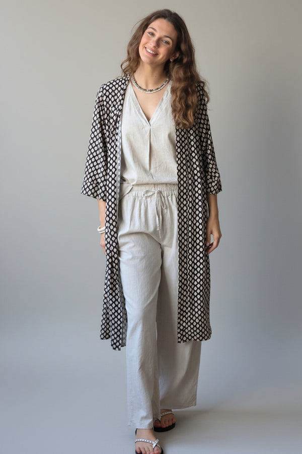 Total Look lino con kimono de flores