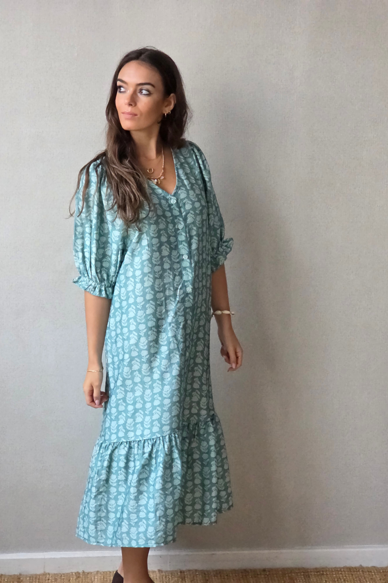 Vestido flores con botones verde agua