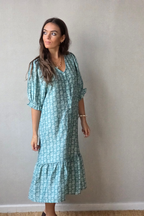 Vestido flores con botones verde agua