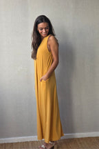 Vestido Asas con Bolsillos Mostaza