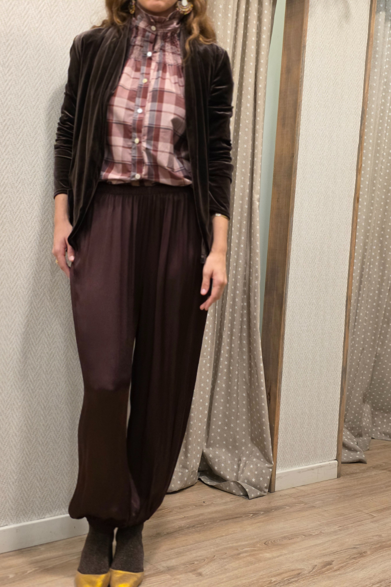 Pantalón de raso bombacho granate